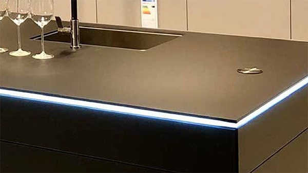 glas arbeitsplatte bei küchen staude