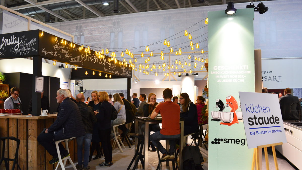 infa 2019 staude stand mit smoothie bar und smeg gewinnspiel