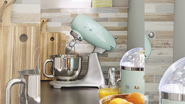 smeg küchenmaschine in pastellgrün