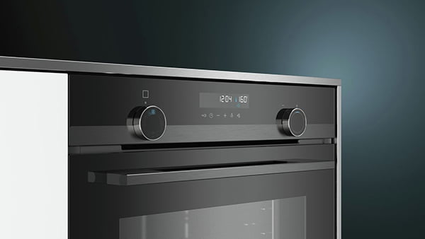 obere hälfte eines siemens studioline backofen mit zwei drehknöpfen