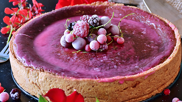 Rezept für einen Himbeer Käsekuchen mit Glasur und Mürbeteig