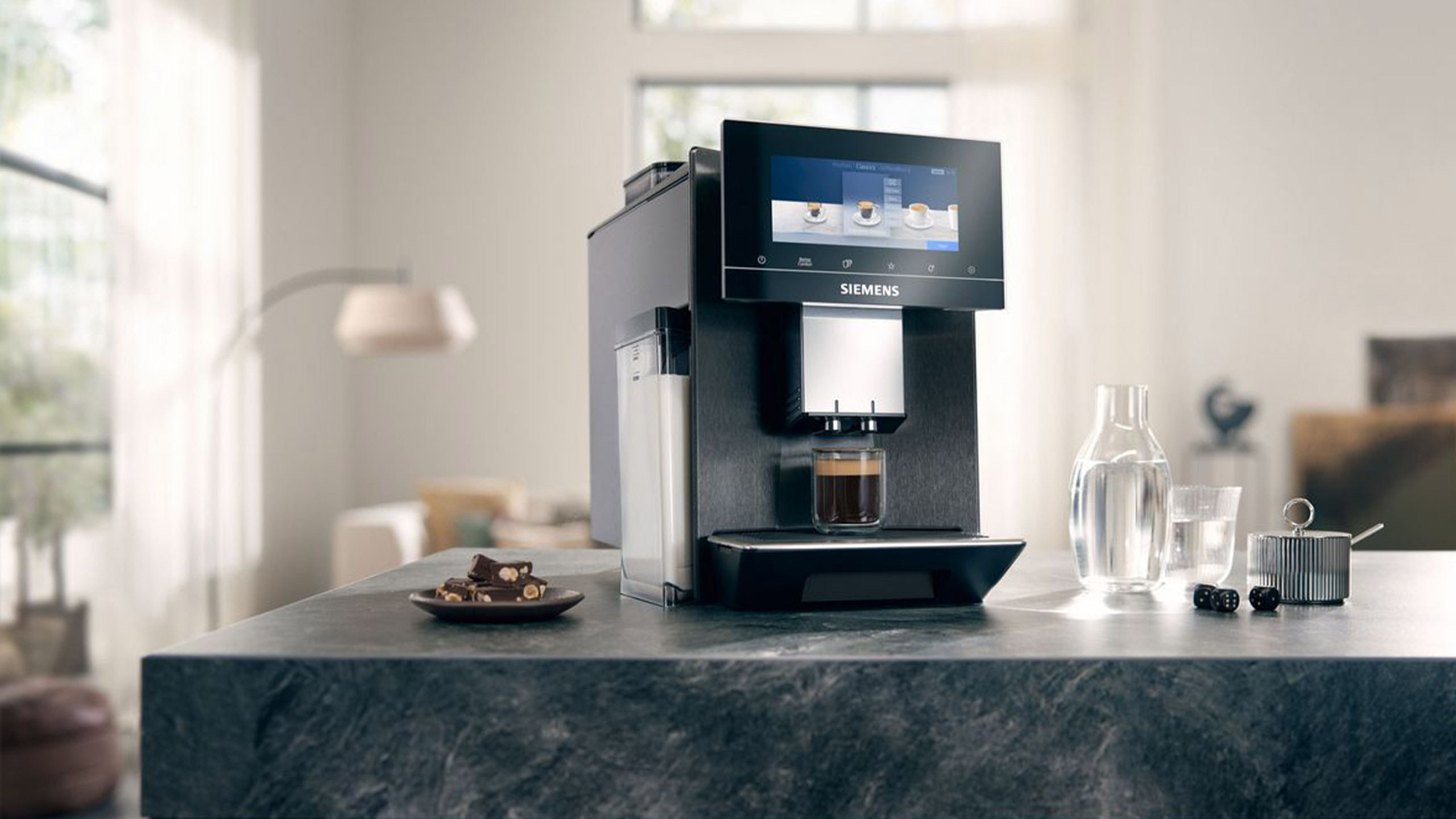 Siemens EQ900 StandKaffeevollautomat für Kaffee wie vom Barista