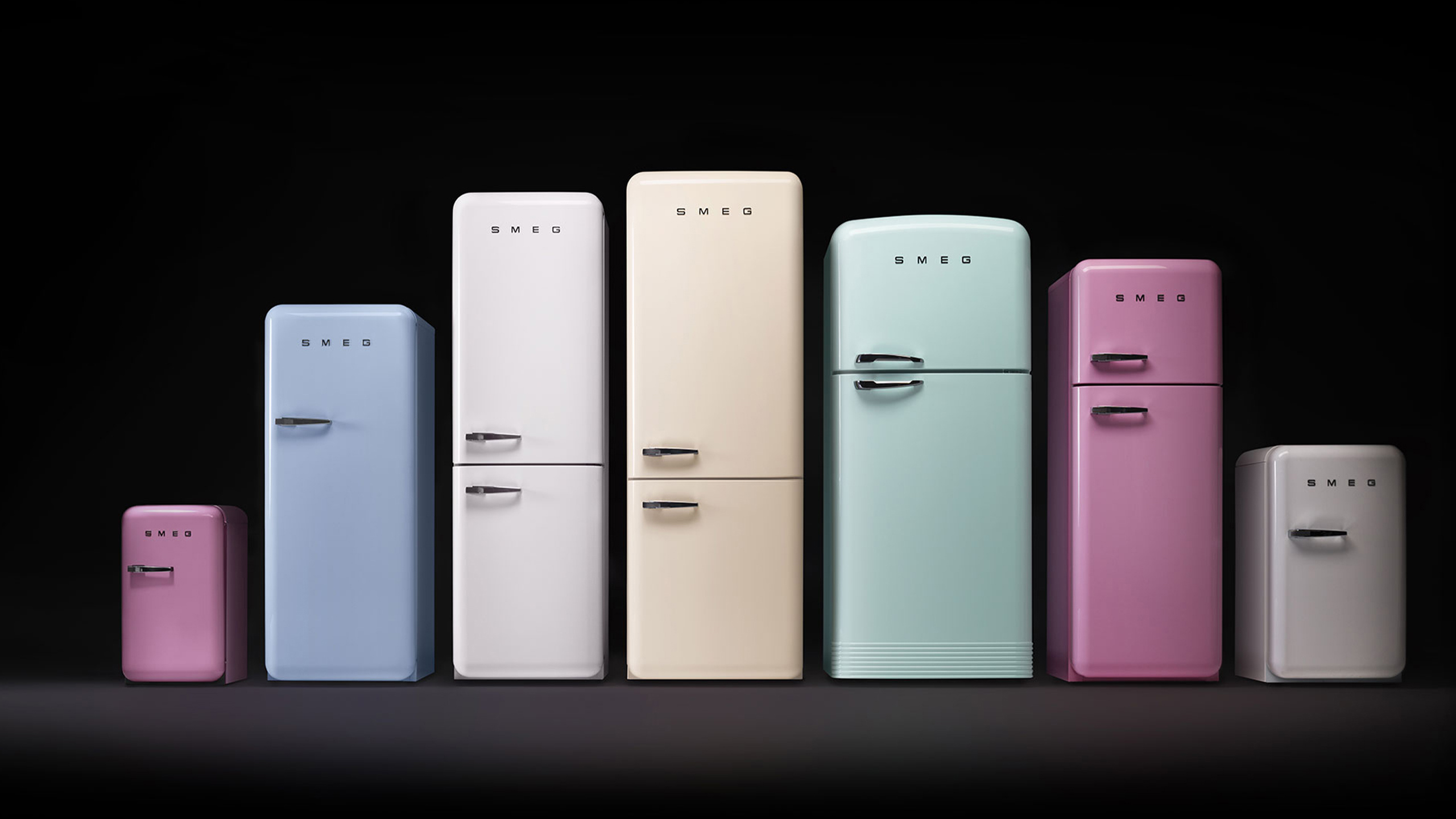 Der Smeg Kühlschrank FAB: Bunter Retro Stil in Mini bis XL – Küchen Staude