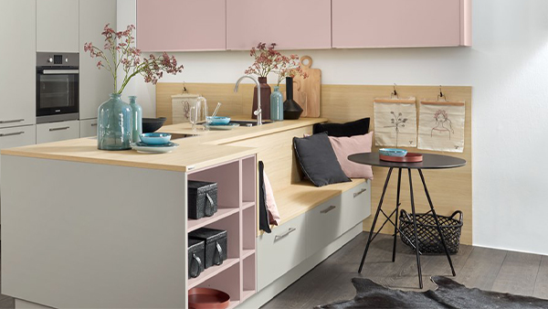 nolte kochinsel mit sitzbank in pastellfarben