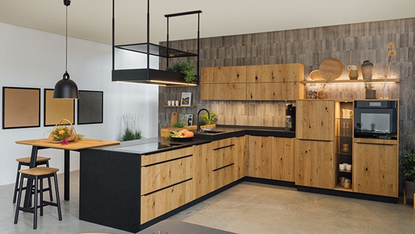 walden holzküche aus holz mit schwarz