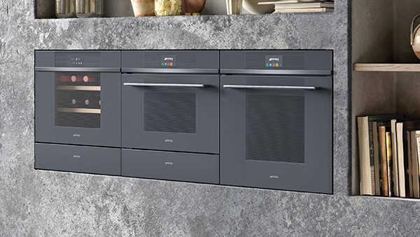 drei smeg linea neptune grey geräte nebeneinander