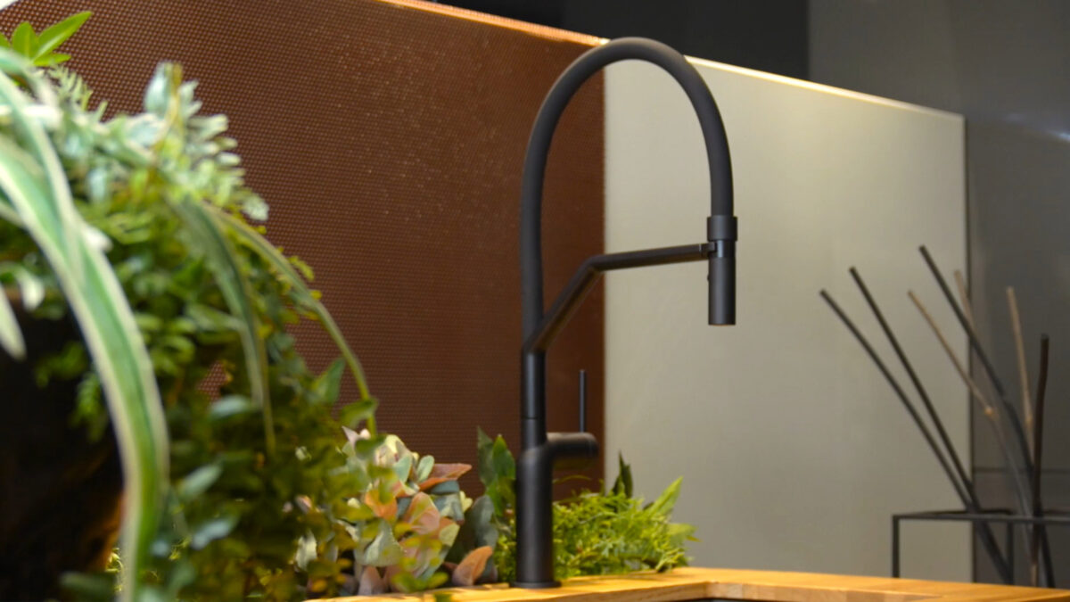 gessi-11 gessi armatur für die küche in schwarz