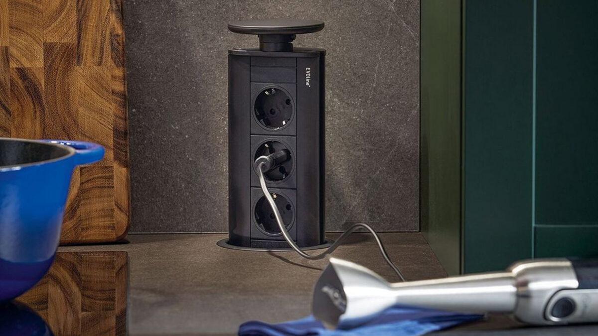 versenkbare steckdose in der schüller küche