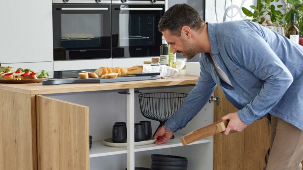 Praktische Stauraumnutzung in einer Interliving Küche bei Küchen Staude Hannover