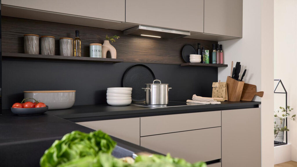 Intelligent geplanter Stauraum in der Interliving Küche 3072 bei Küchen Staude Hannover
