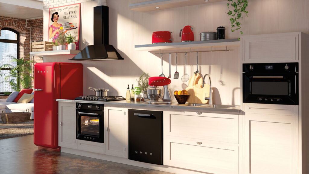 rote smeg 50er jahre retro küchengeräte in einer weißen küche